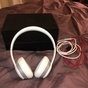 Beats Solo 2 Wireless